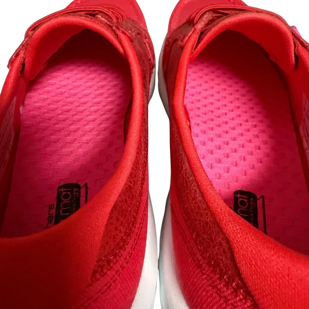 Skechers On-the-Go Flex Red Canvas Loafers Boat Shoes Women's Size 8 NWT